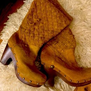 Suede tall heeled ugg boots - super funky!